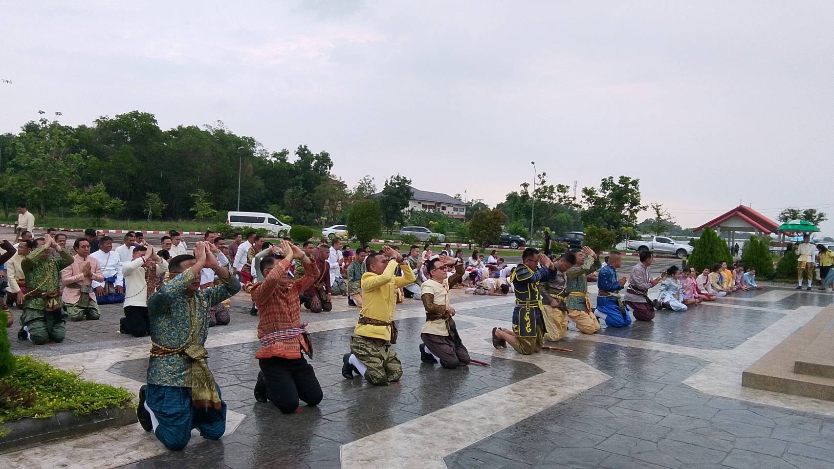 title - ร่ามพิธีถวายบังคมพระบรมราชานุสาวรีย์ พระบาทสมเด็จพระจุลจอมเกล้าเจ้าอยู่หัว (รัชกาลที่ 5) ภายใต้แนวคิด 